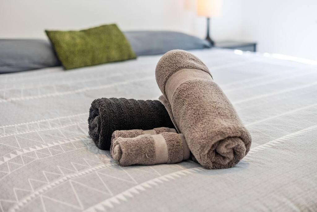 Designer Home: King Beds, Luxe Bath+Free Parking! Atlanta Extérieur photo
